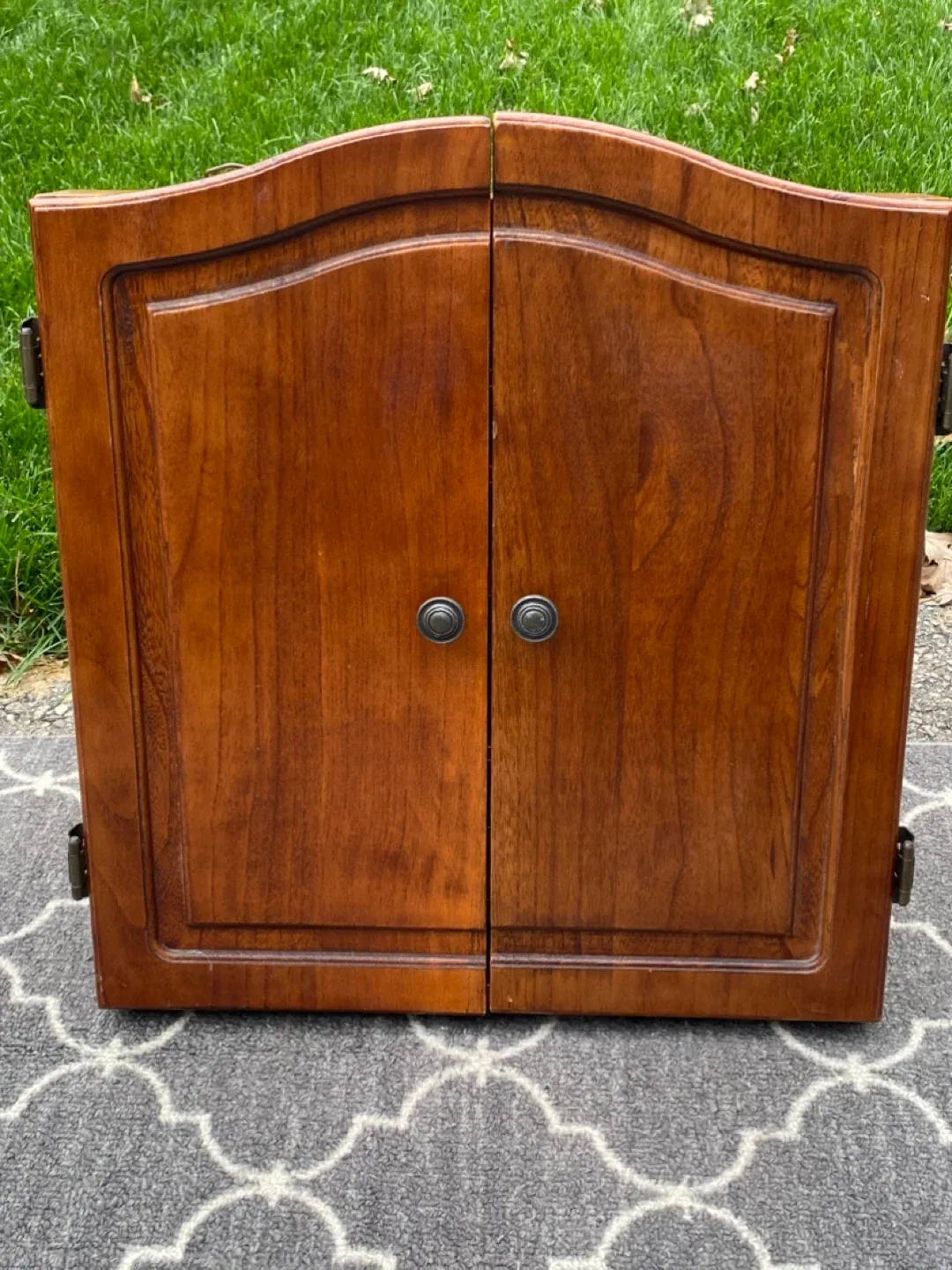 Sportcraft  tournament dartboard and cabinet! image indicator(2)