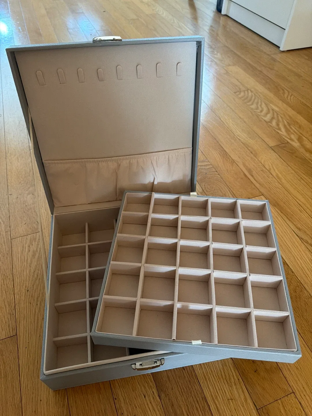 Grey Jewellery Box image indicator(2)