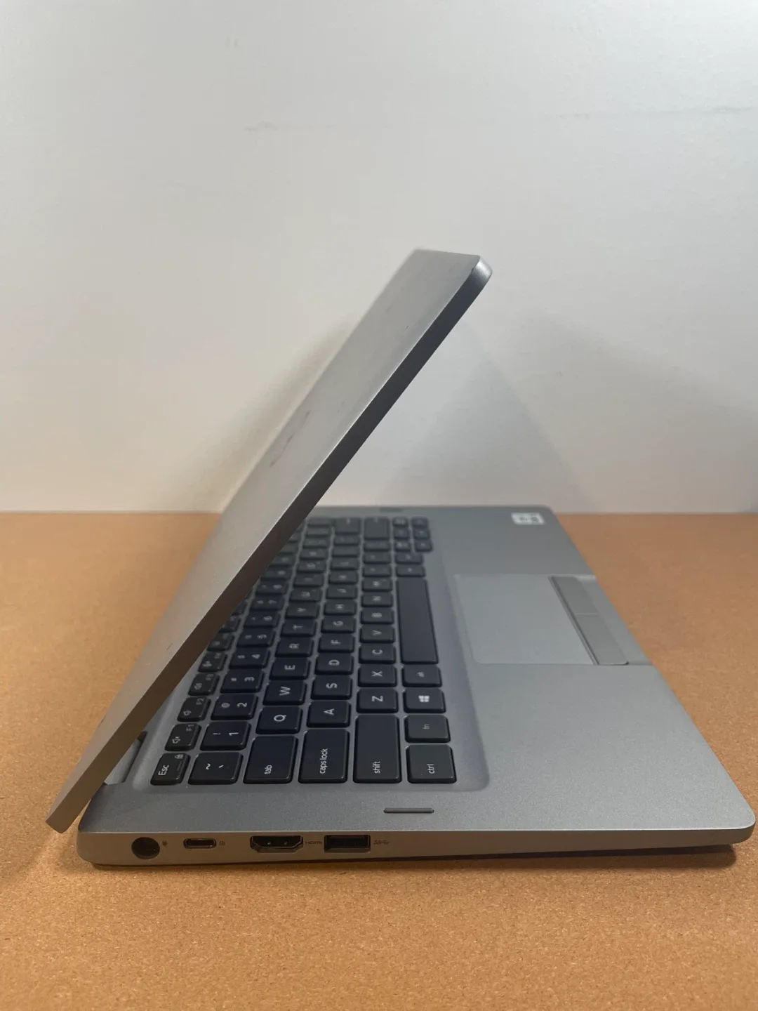 Touchscreen Dell Latitude 5310 2 in 1 Laptop - 16 GB RAM image indicator(3)