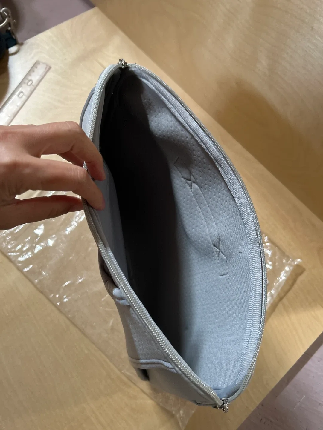 Grey Laptop Bag with Handles image indicator(2)