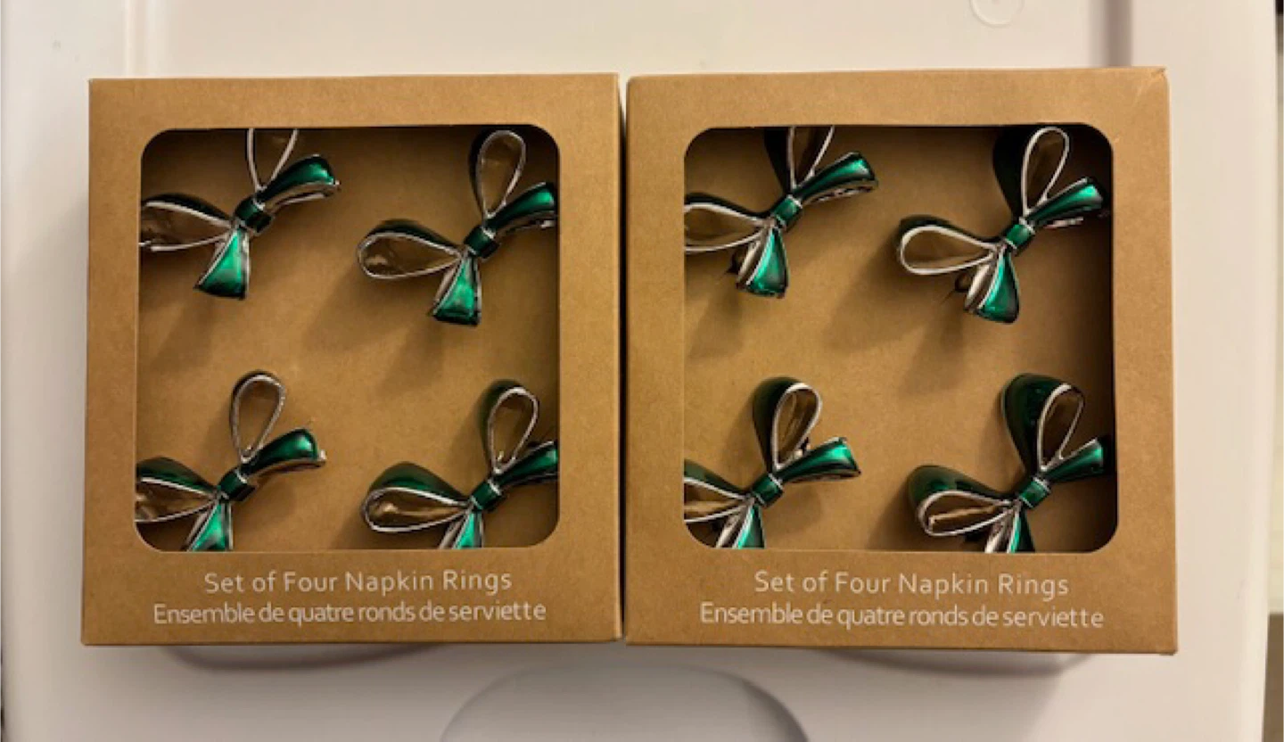 🤩Sets of Four Napkin Rings - Green Bow Design