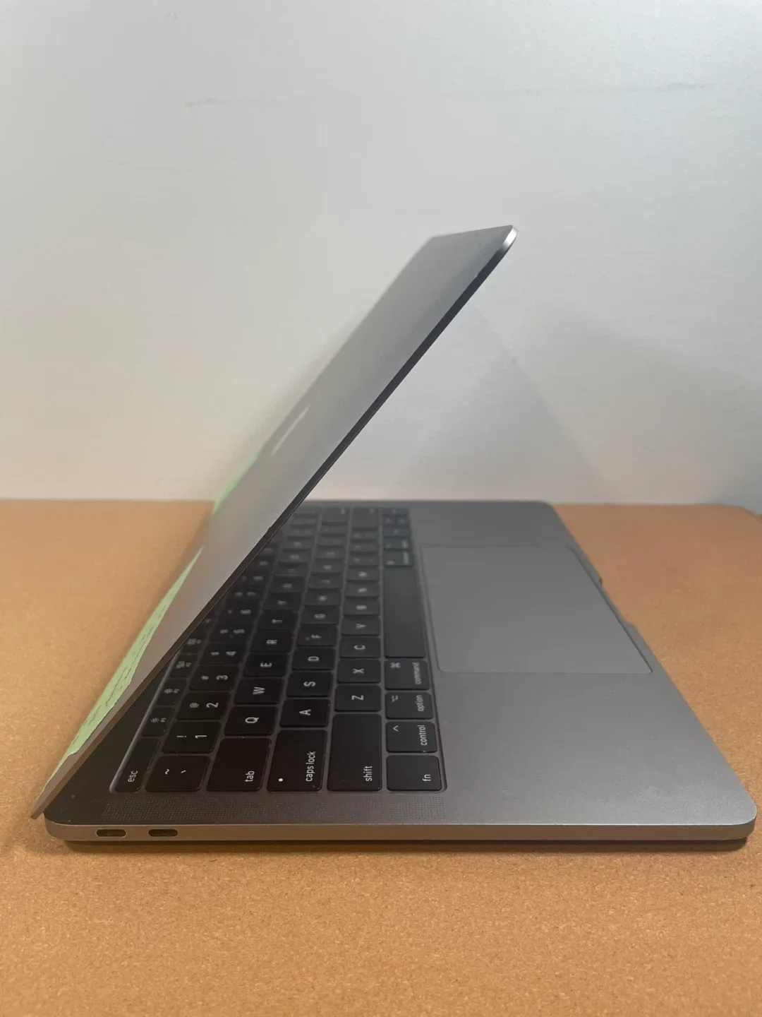 13” MacBook Pro A1708 (2017) - 128 GB SSD image indicator(2)