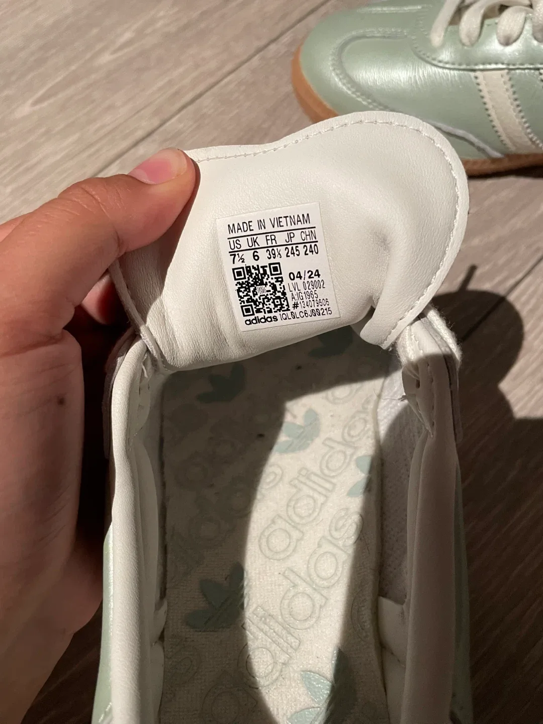 Adidas Samba Light Green Women's Size 7.5 image indicator(2)