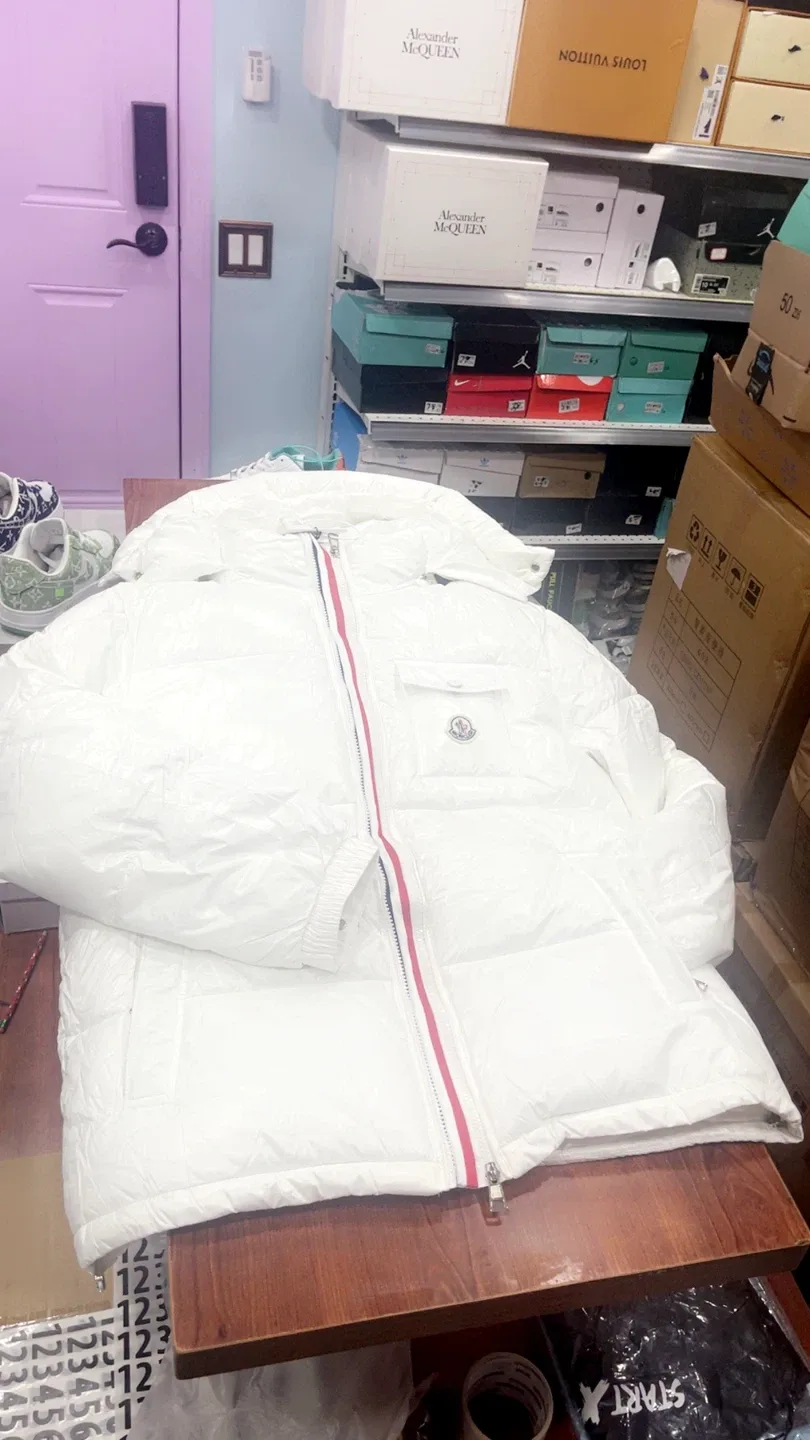 Moncler Down Puffer Jacket image indicator(4)