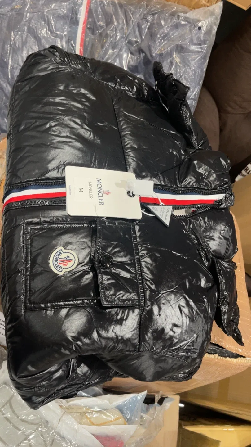 Moncler Down Puffer Jacket image indicator(6)