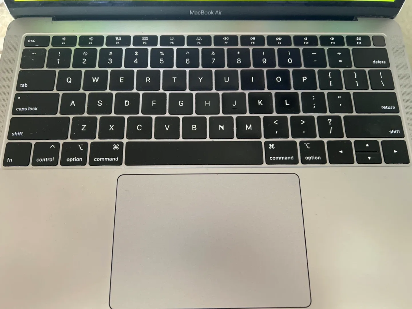 Apple MacBook Air & Magic Keyboard/Mouse Bundle image indicator(5)