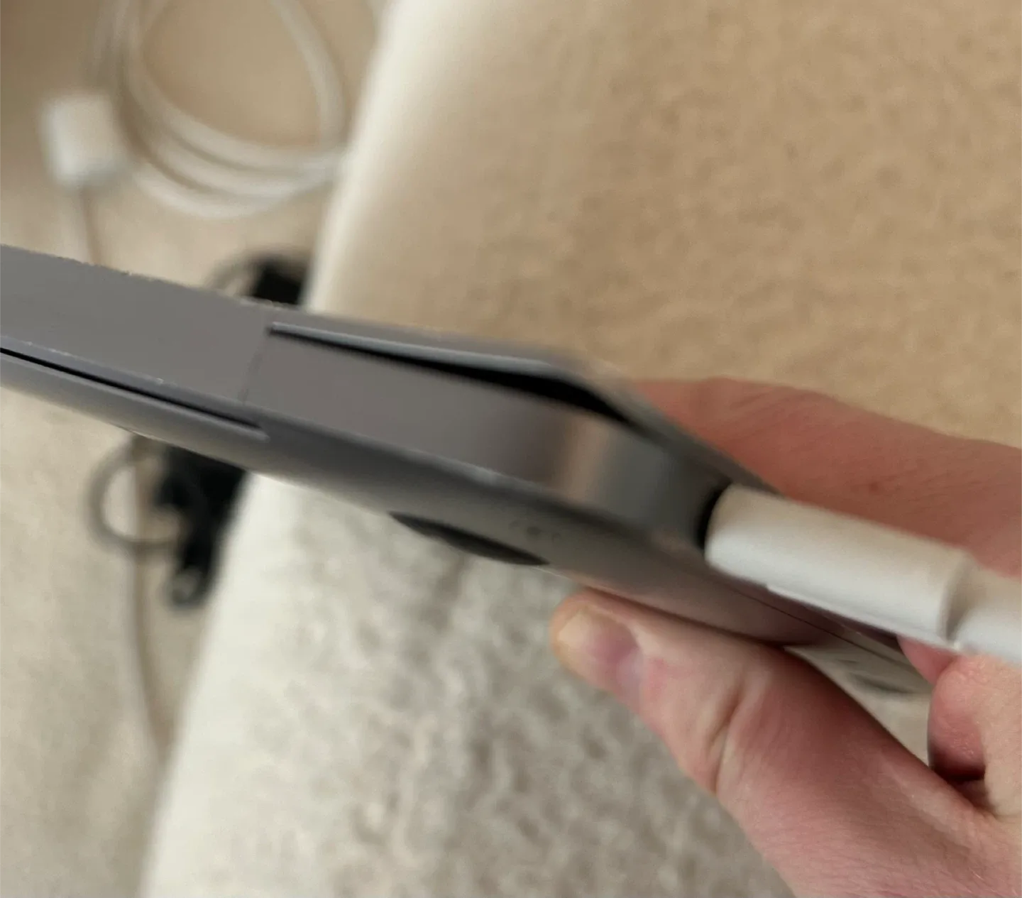 Apple MacBook Air & Magic Keyboard/Mouse Bundle image indicator(10)