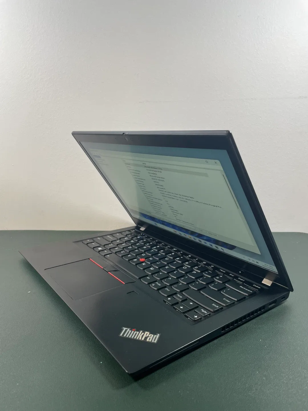 Performance Lenovo Thinkpad T490S - 16 GB RAM/i7 Processor image indicator(4)