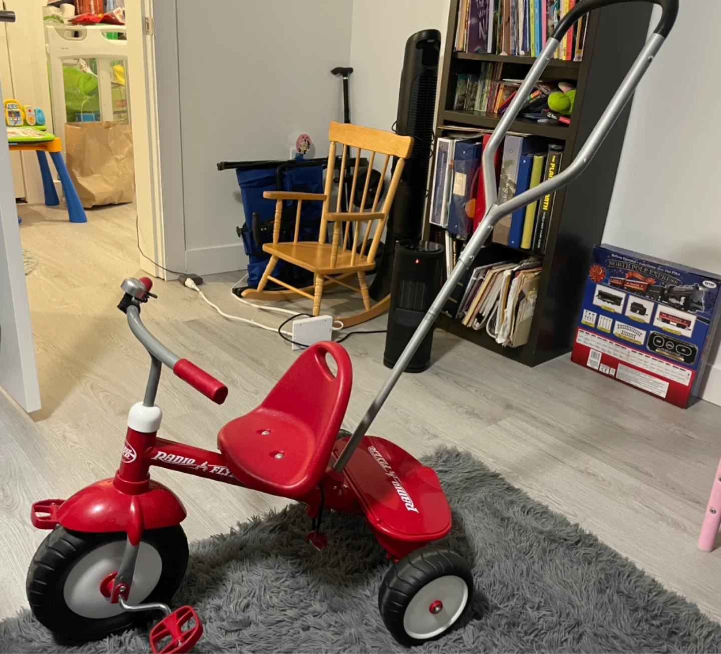 Radio Flyer Red Rider Trike image indicator(3)