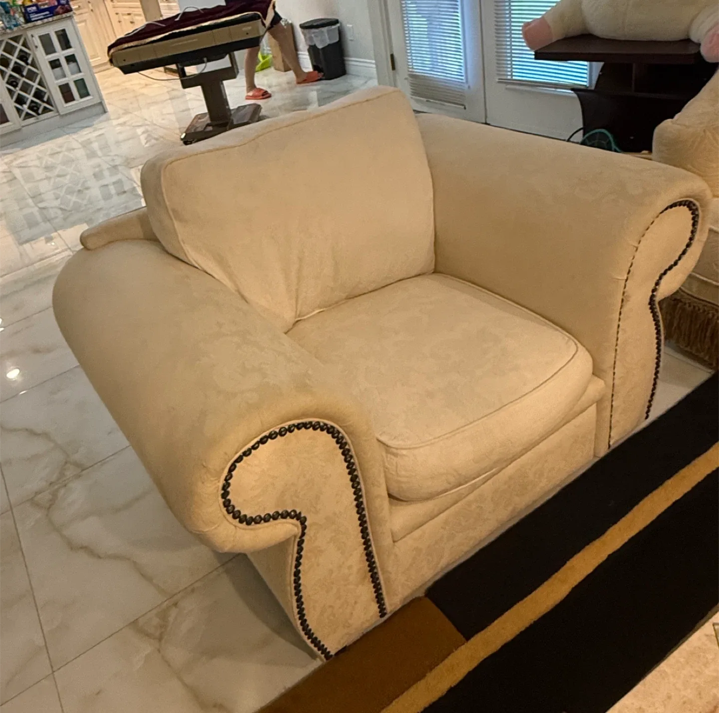 Cream Loveseat & Armchair Set image indicator(2)