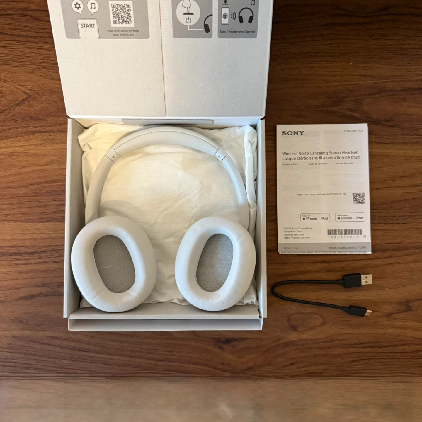 Sony WH-CH720N (Noise Cancelling Bluetooth Headphones - White) - photo 2