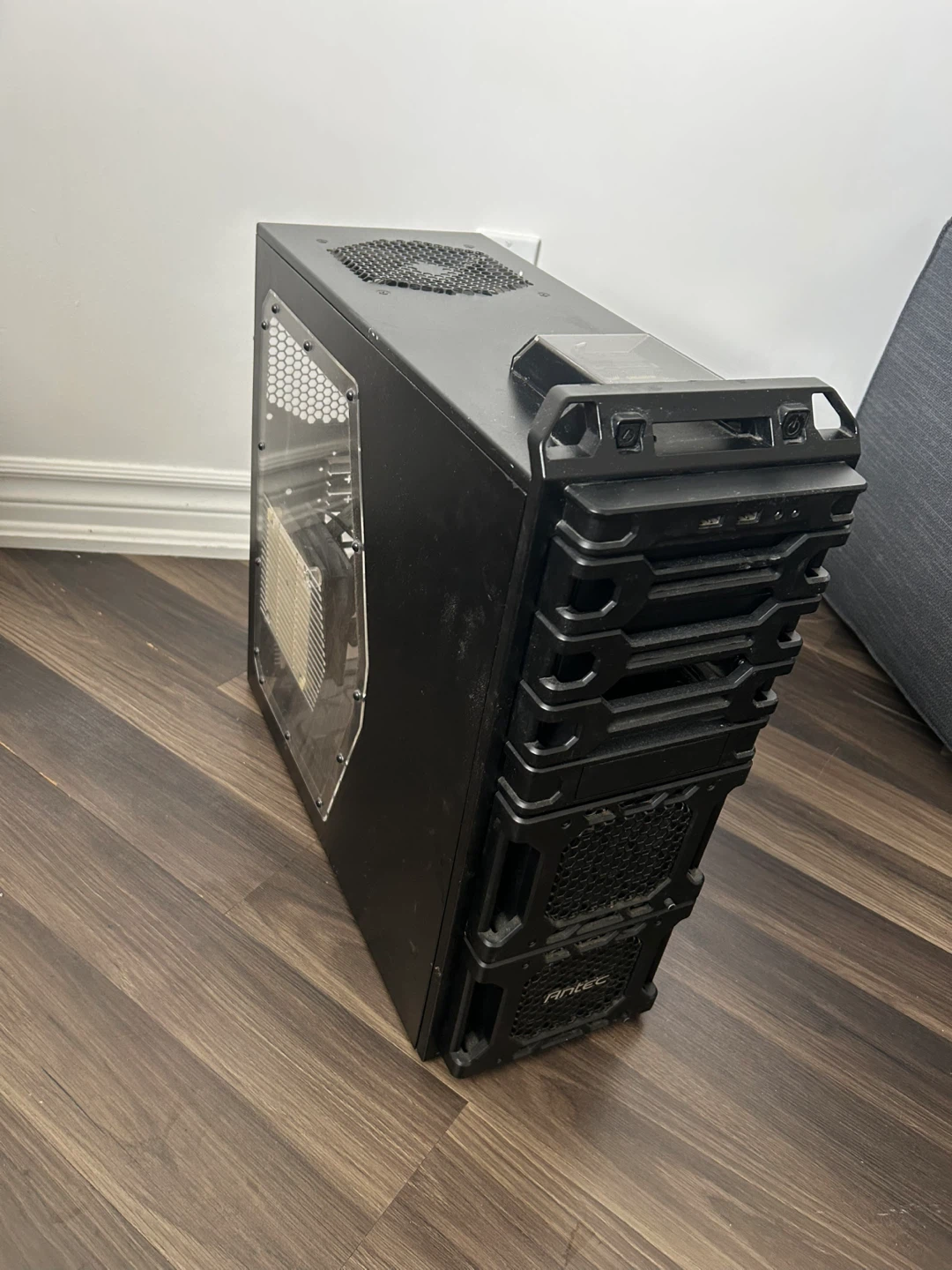Old school Antec Gaming PC case