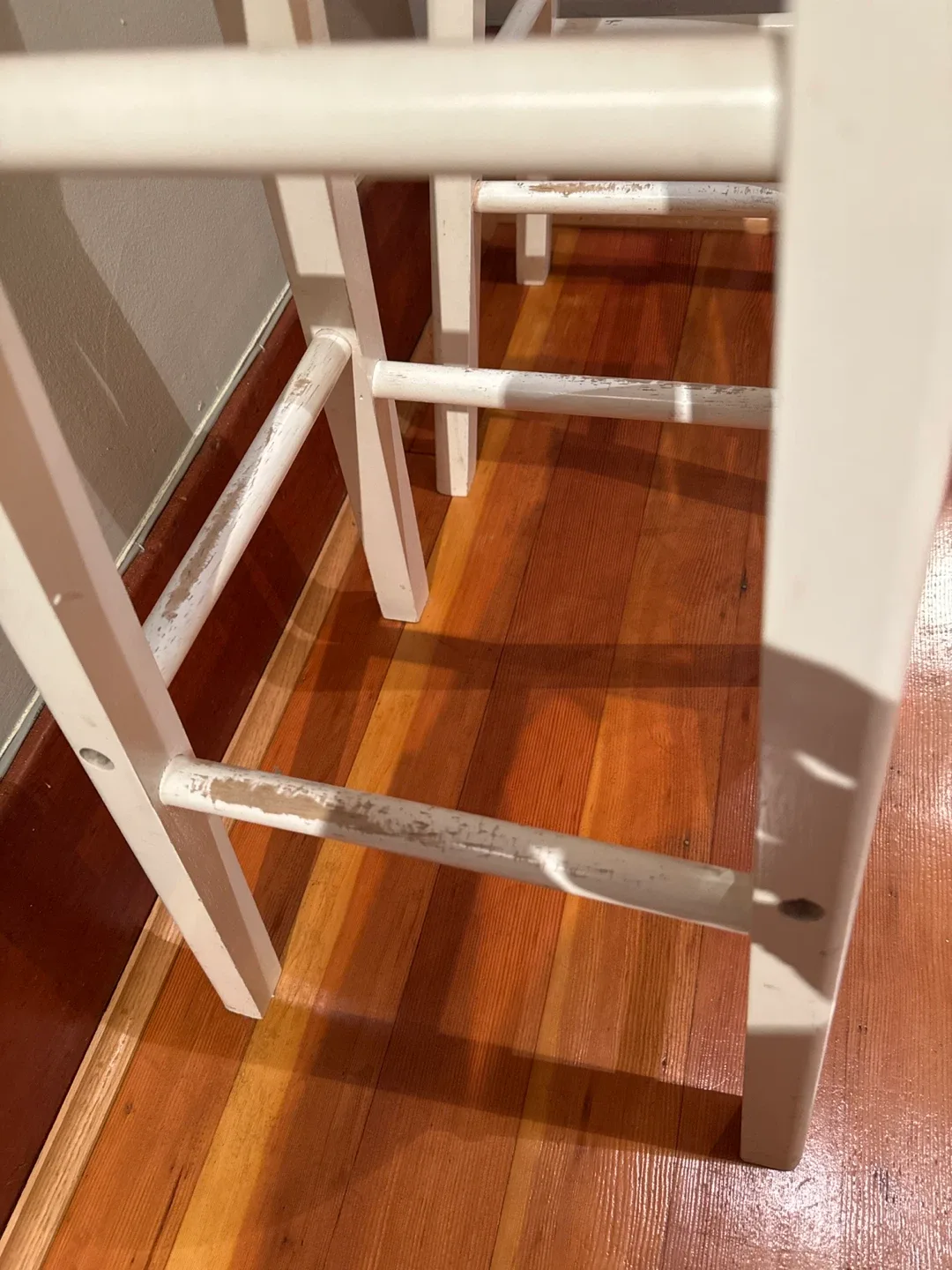 Set of 2 White Wooden Bar Stools image indicator(3)