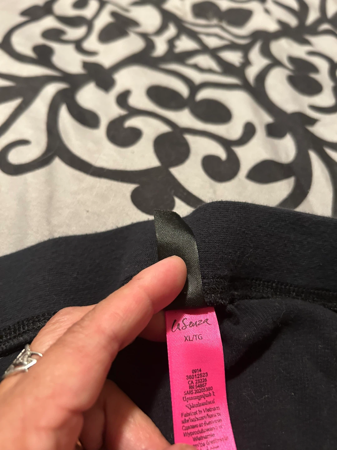 La Senza Black Polka Dot Leggings - Size XL - photo 3