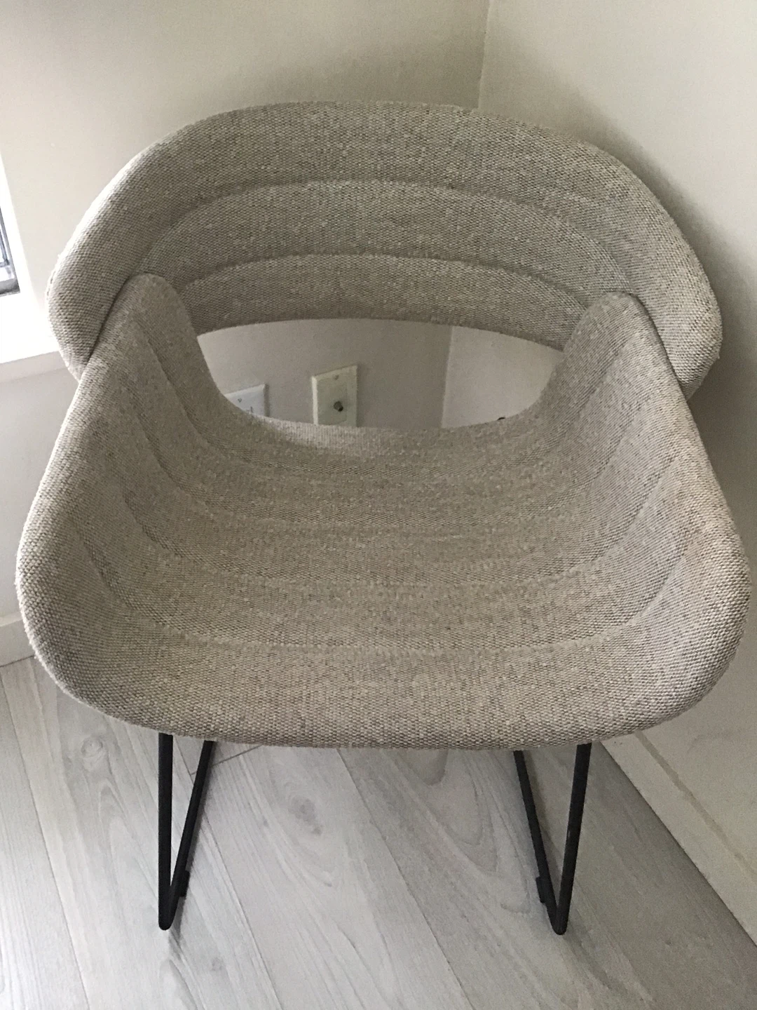 Modern Armchair with Black Metal Legs - photo 2