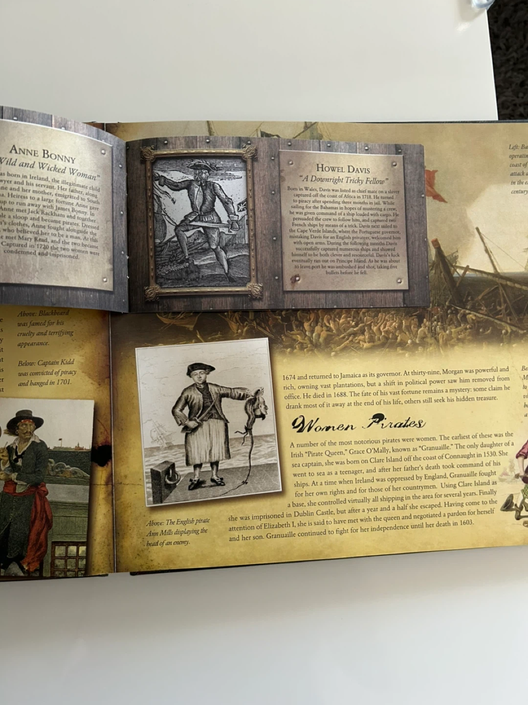 Pirates by John Matthews - Carlton Books - photo 3