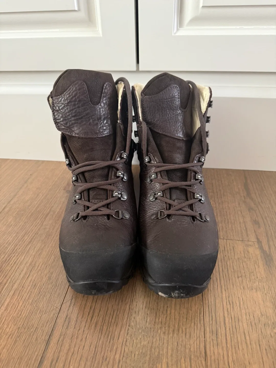 Men’s Hanwag yak leather Hiking Boots - size 11 image indicator(2)