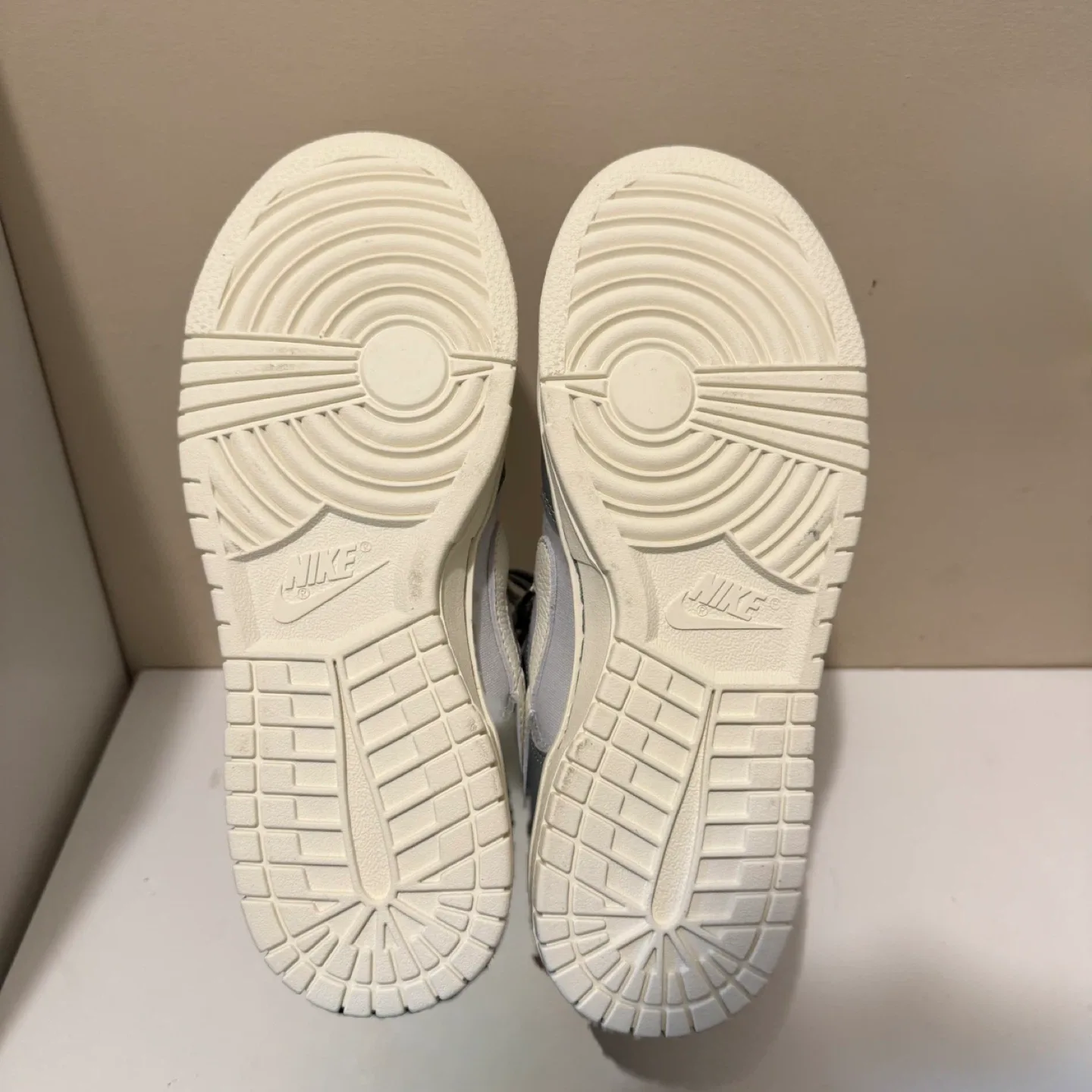 Nike Dunk Low - Mica Green (US men’s size 6) +free Nike bag! image indicator(6)