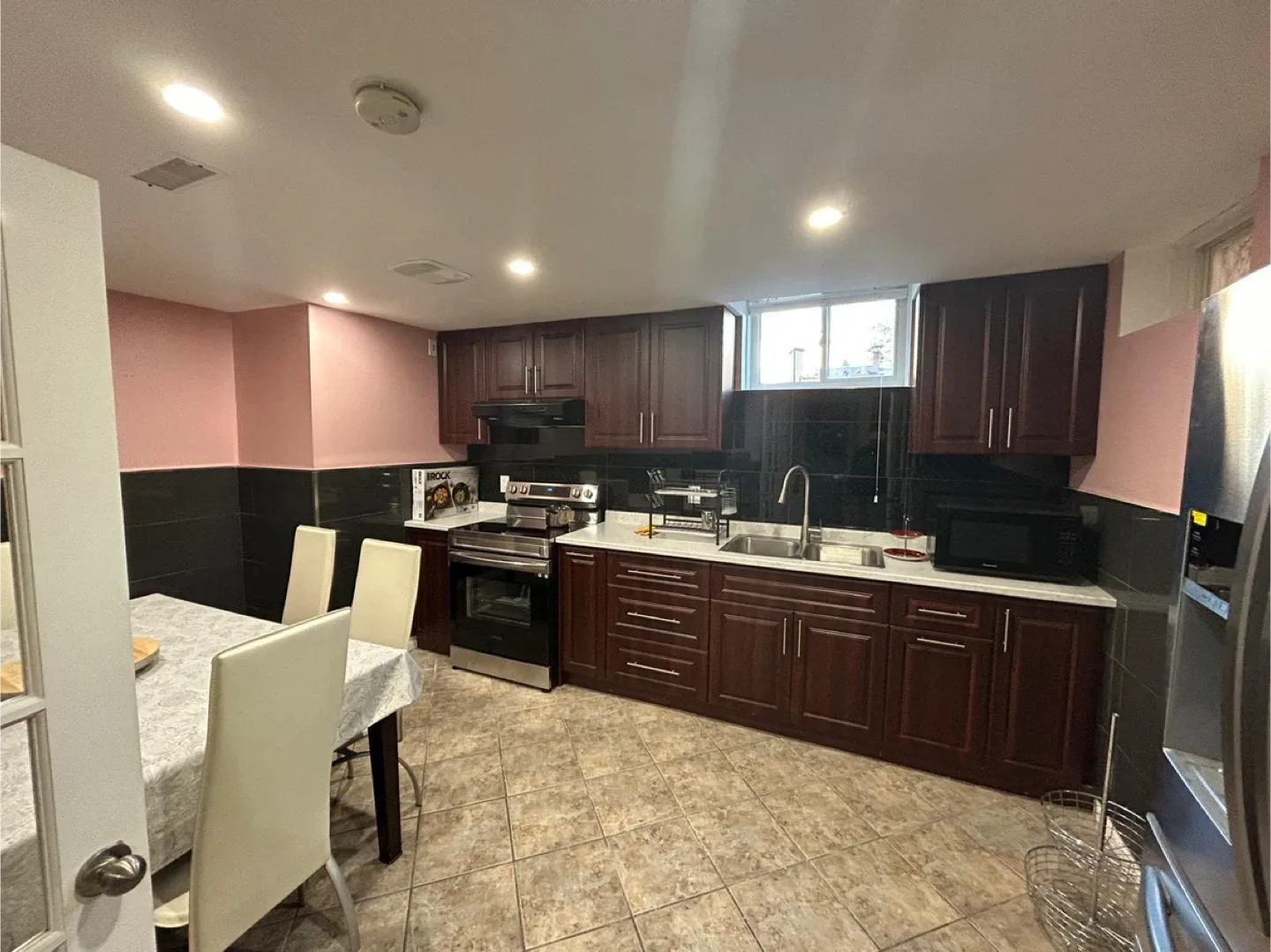 Basement for Rent in Ajax image indicator(9)