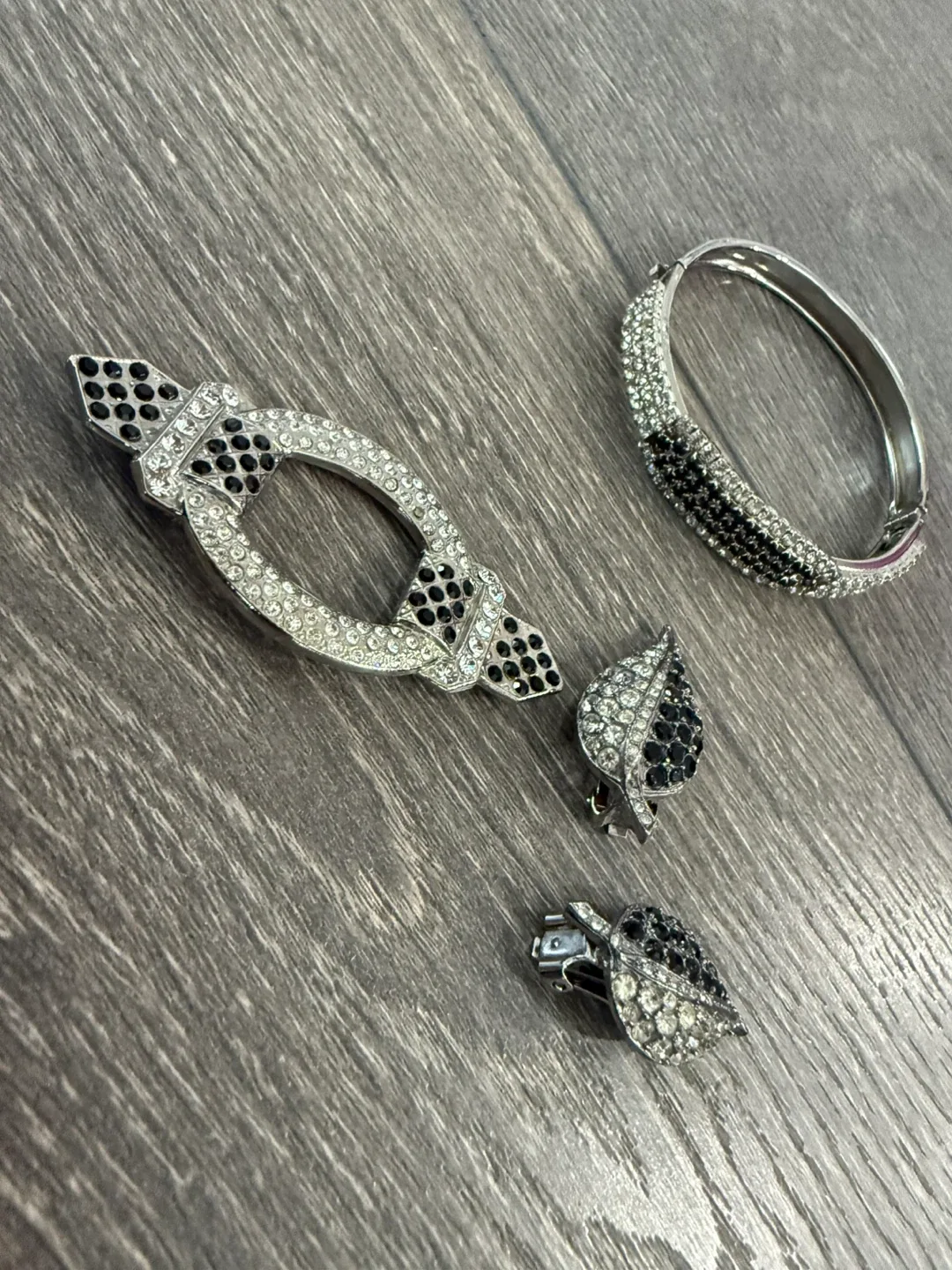 Vintage Rhinestone Jewellery Set: Bracelet, Brooch, Earrings thumbnail