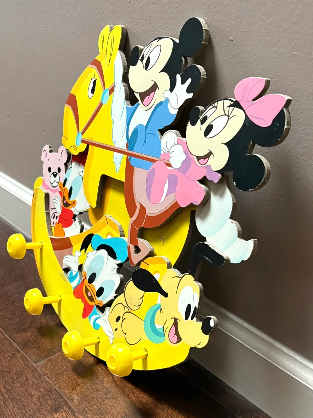 Disney Mickey Mouse & Friends Rocking Decor image indicator(2)