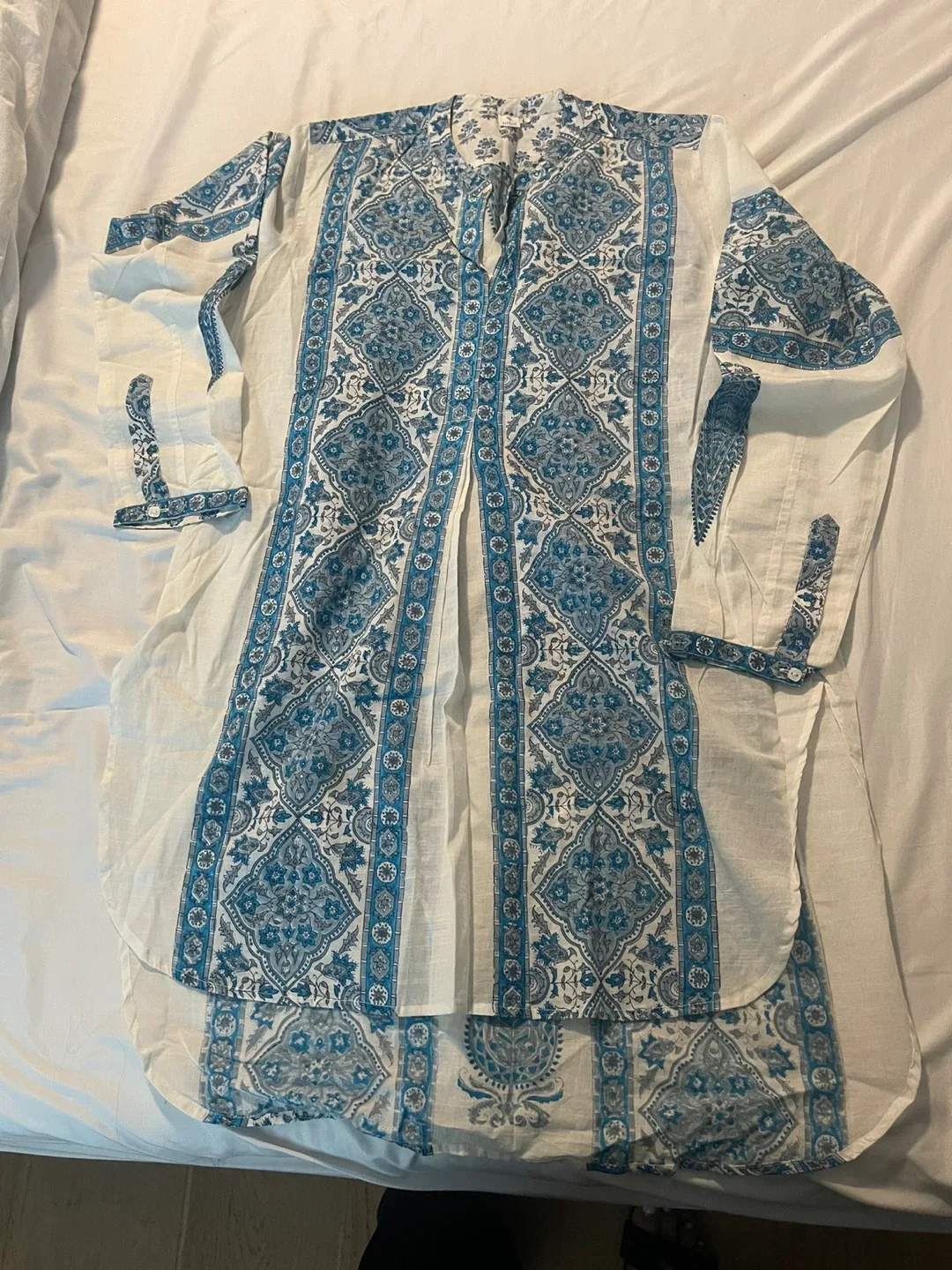 Kilol Women's Tunic Top - Blue & White Indian image indicator(3)