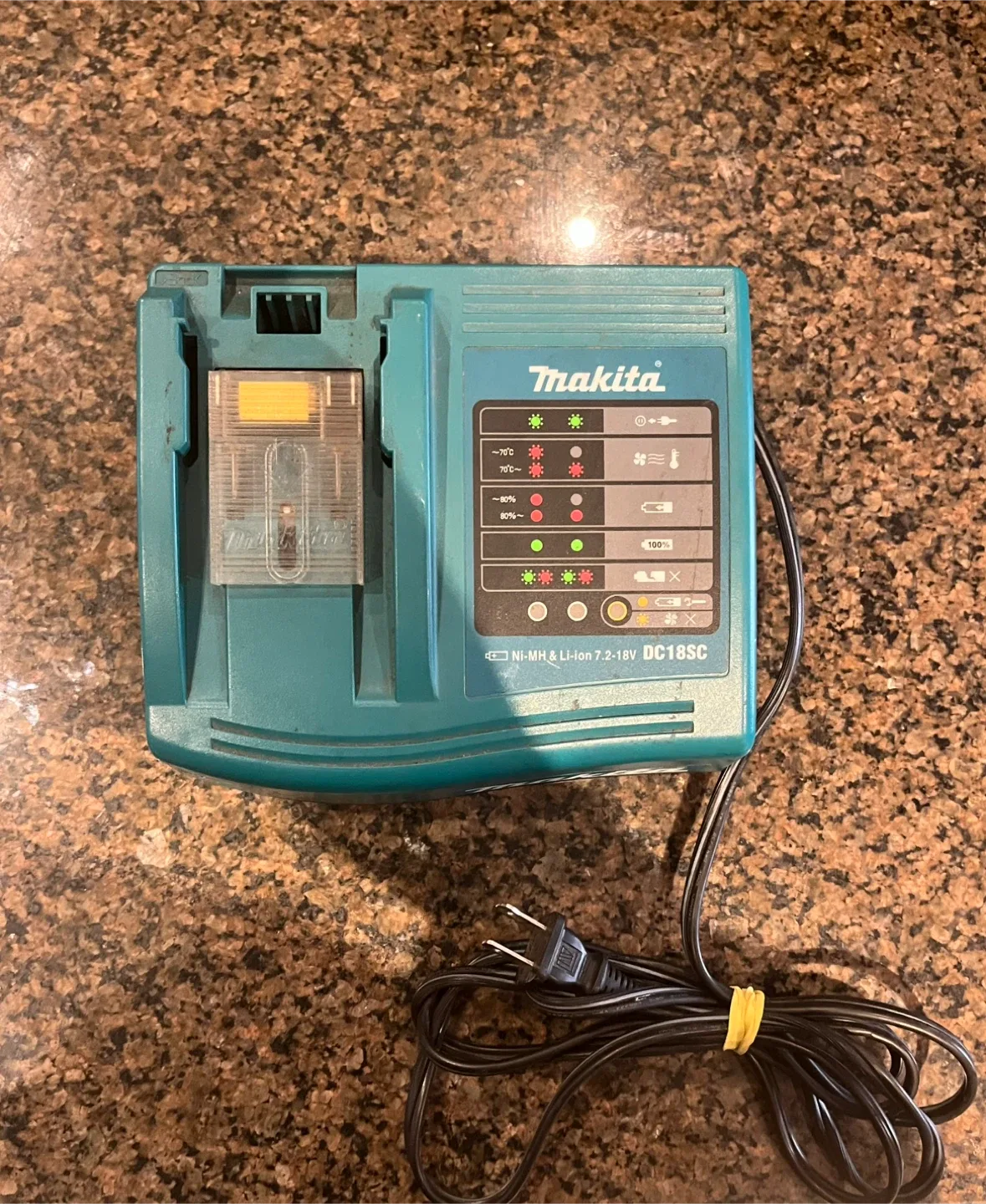 Makita DC18SC High Capacity Battery Charger thumbnail