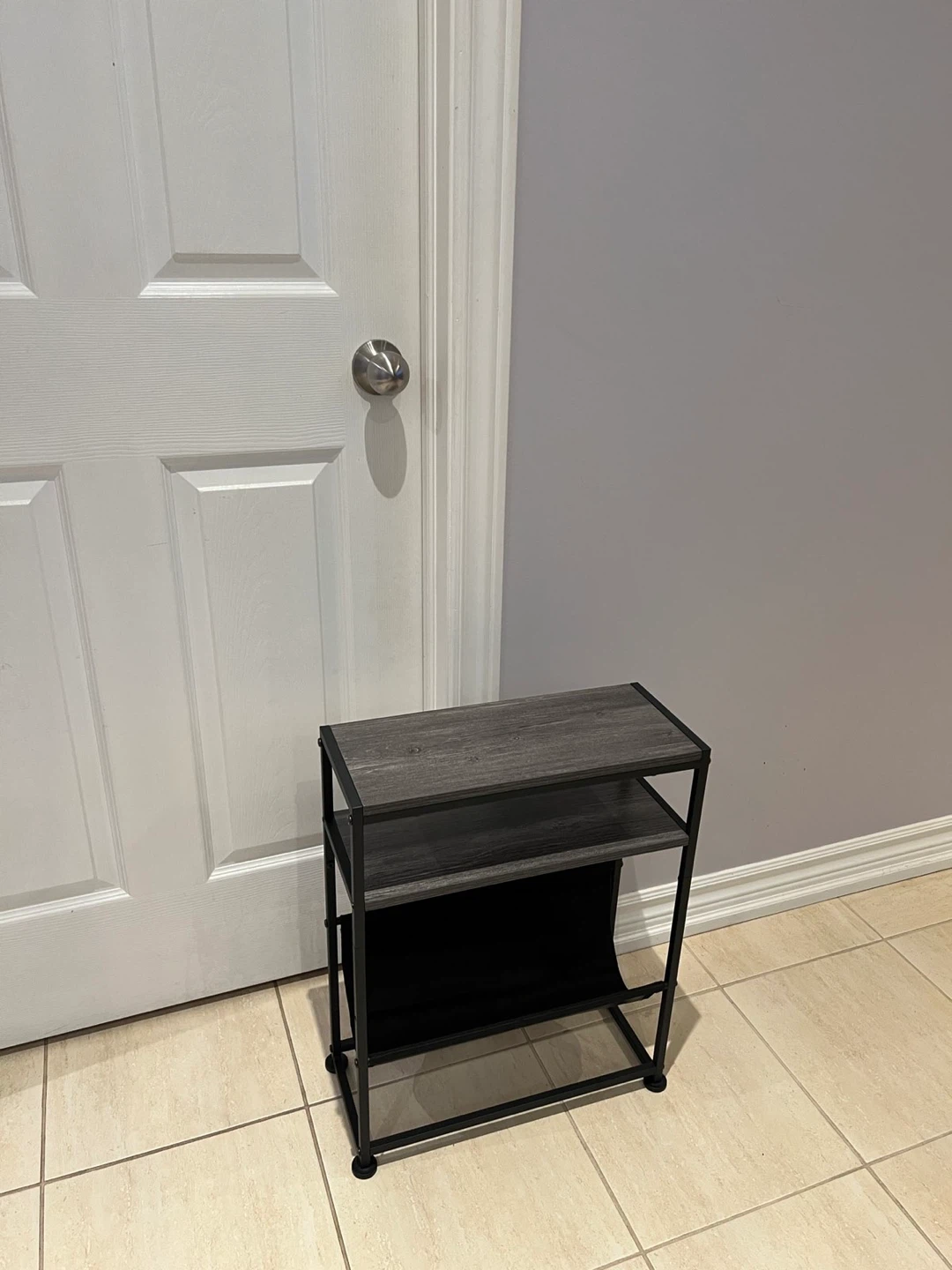 Black Metal Frame Magazine Rack - photo 2