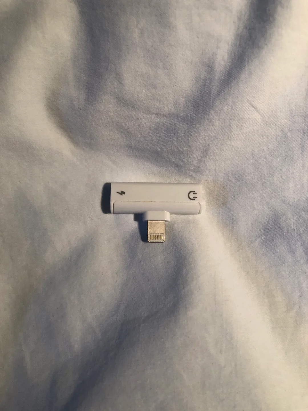 Apple Lightning to 3.5 mm Headphone Jack Adapter thumbnail