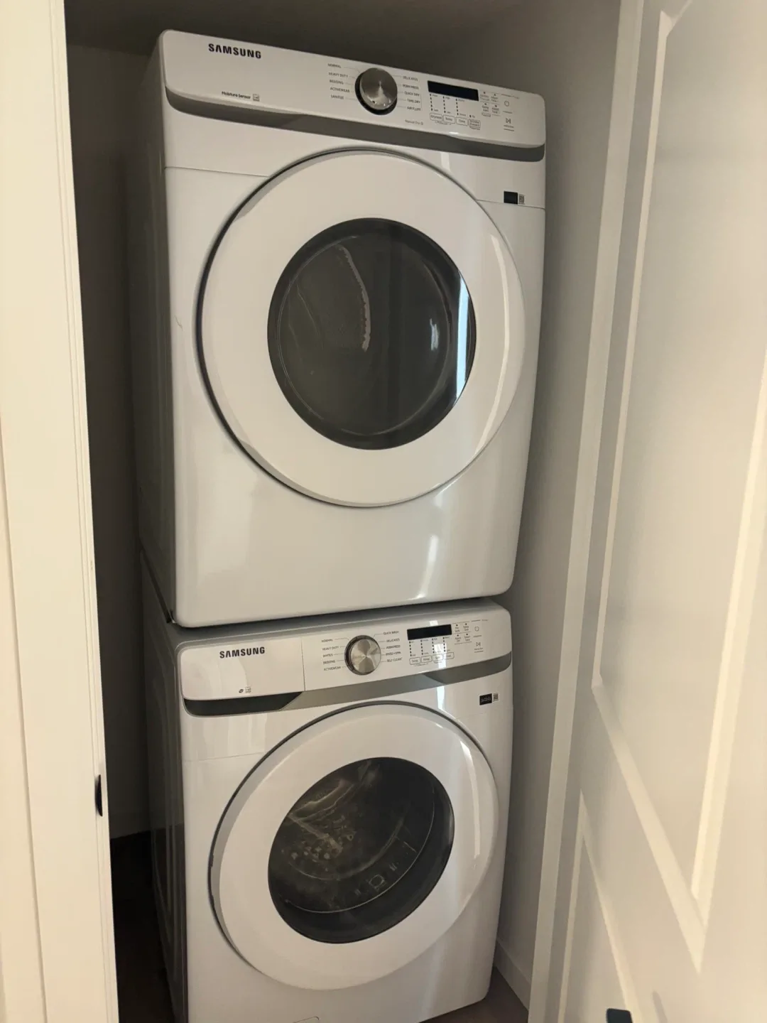 Newly built unfurnished legal Basement suite image indicator(3)