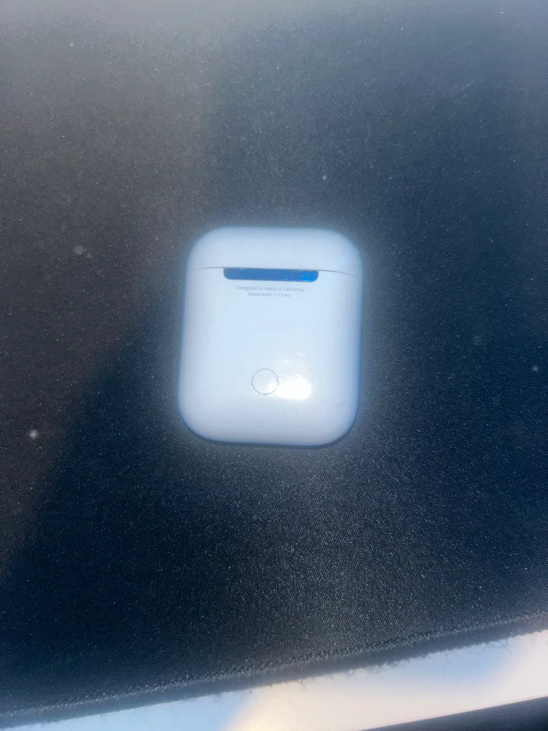 Apple AirPods 2nd Generation image indicator(3)