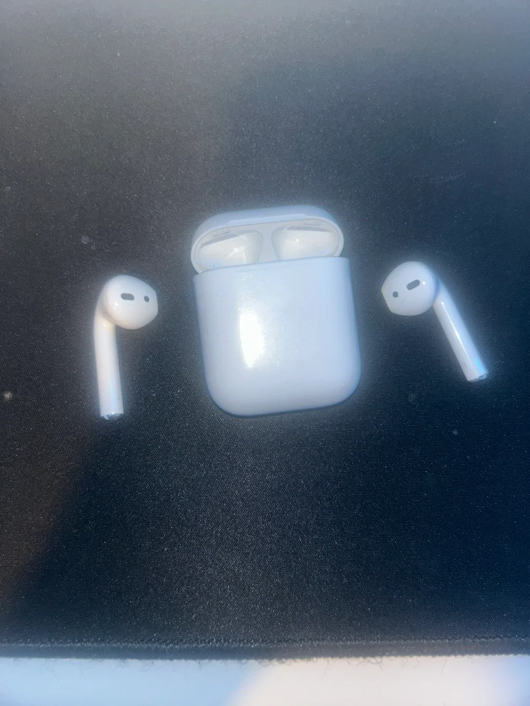 Apple AirPods 2nd Generation thumbnail