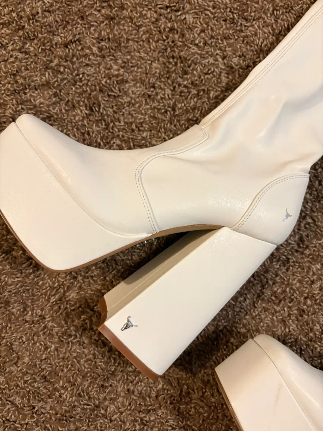 White Platform Thigh High Boots image indicator(3)