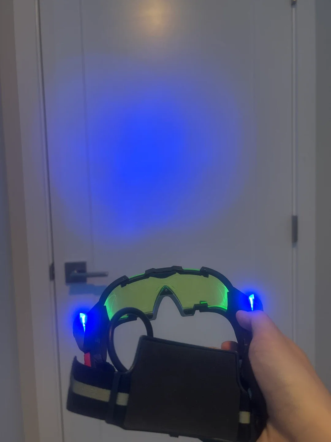 Night Vision Goggles with Flip-out Lights image indicator(2)