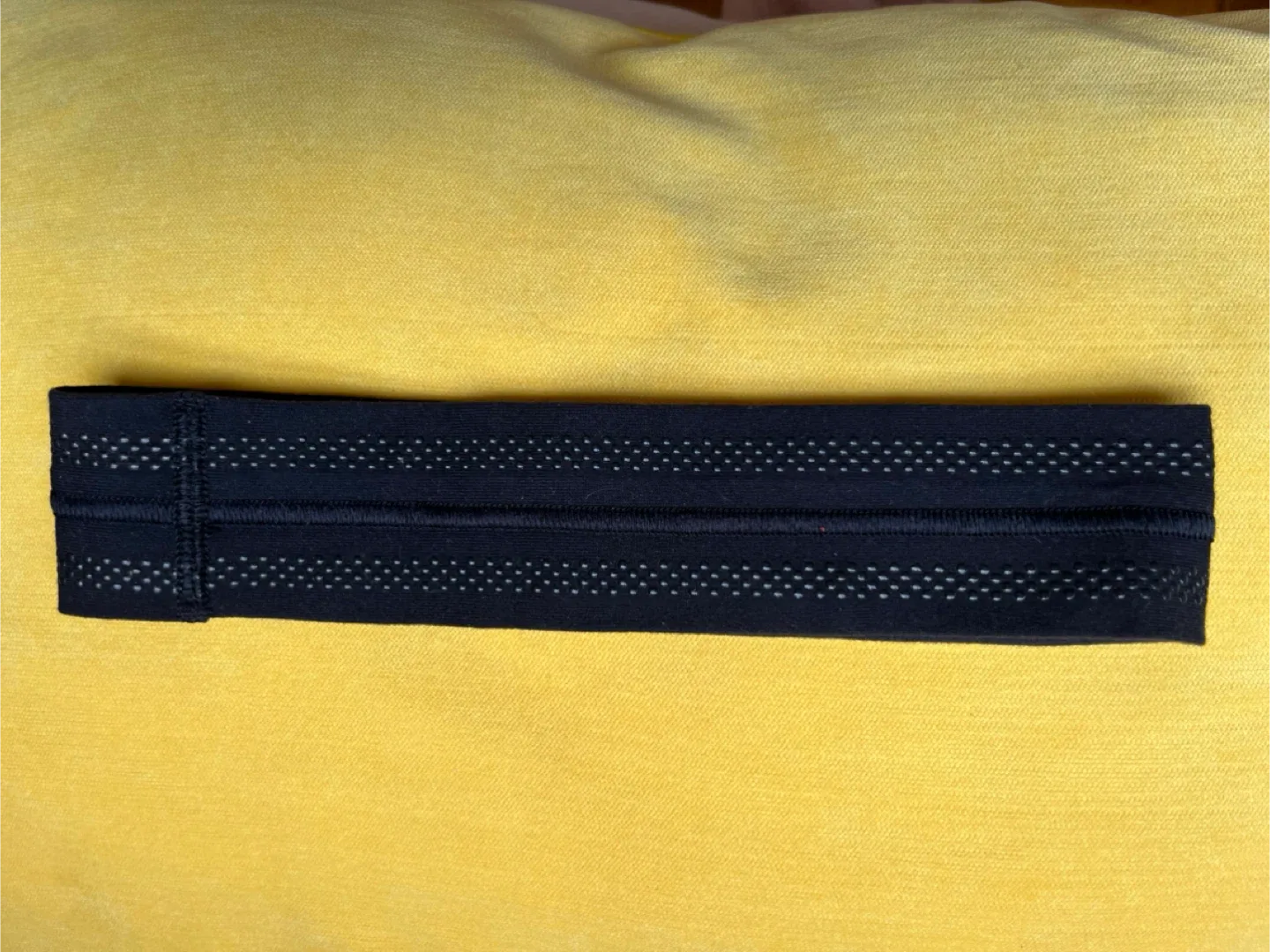 Lululemon Headband - Black image indicator(3)