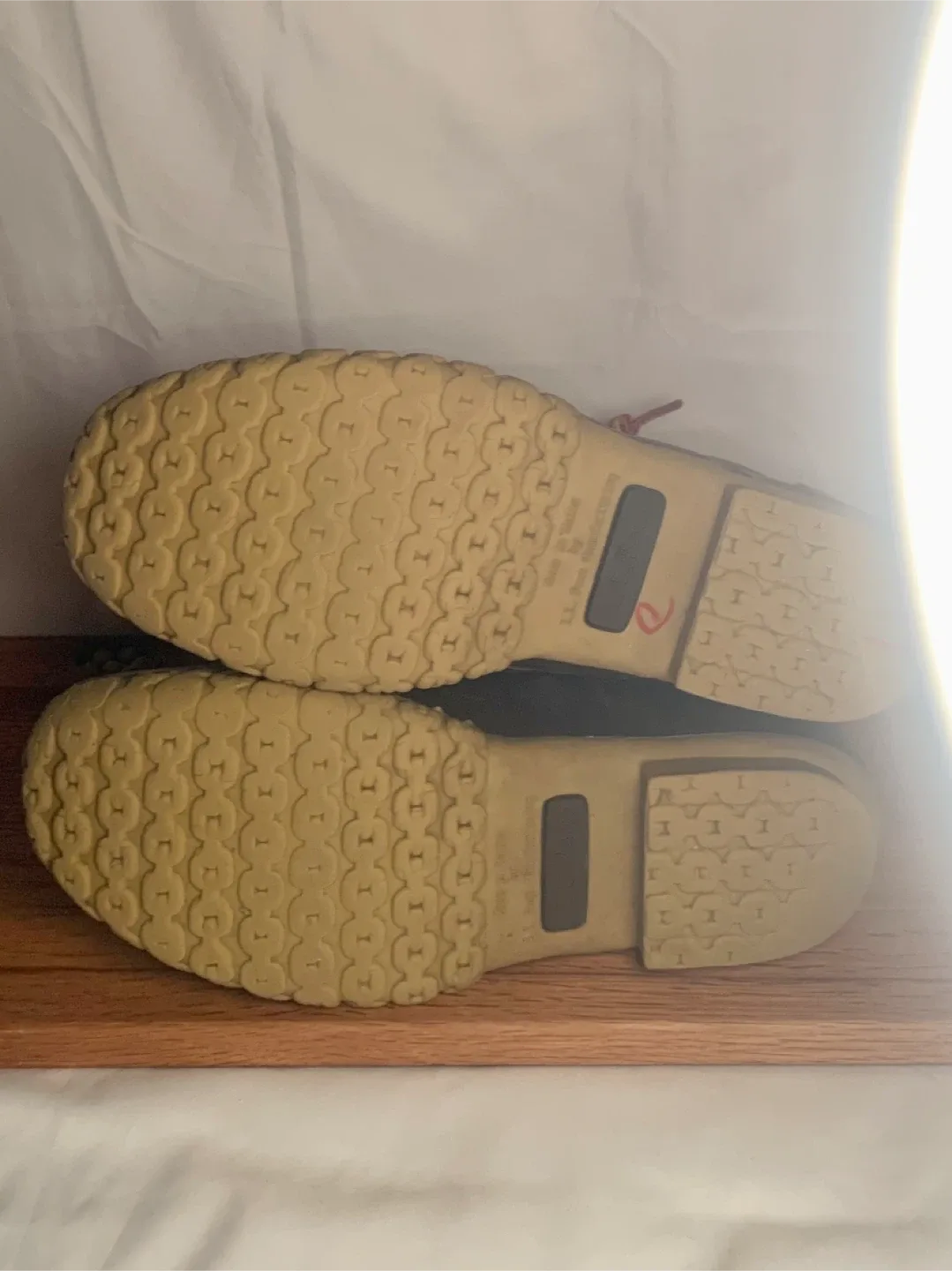 L.L. Bean Women’s 6” Bean Boots – Size 6, Made in Maine image indicator(3)