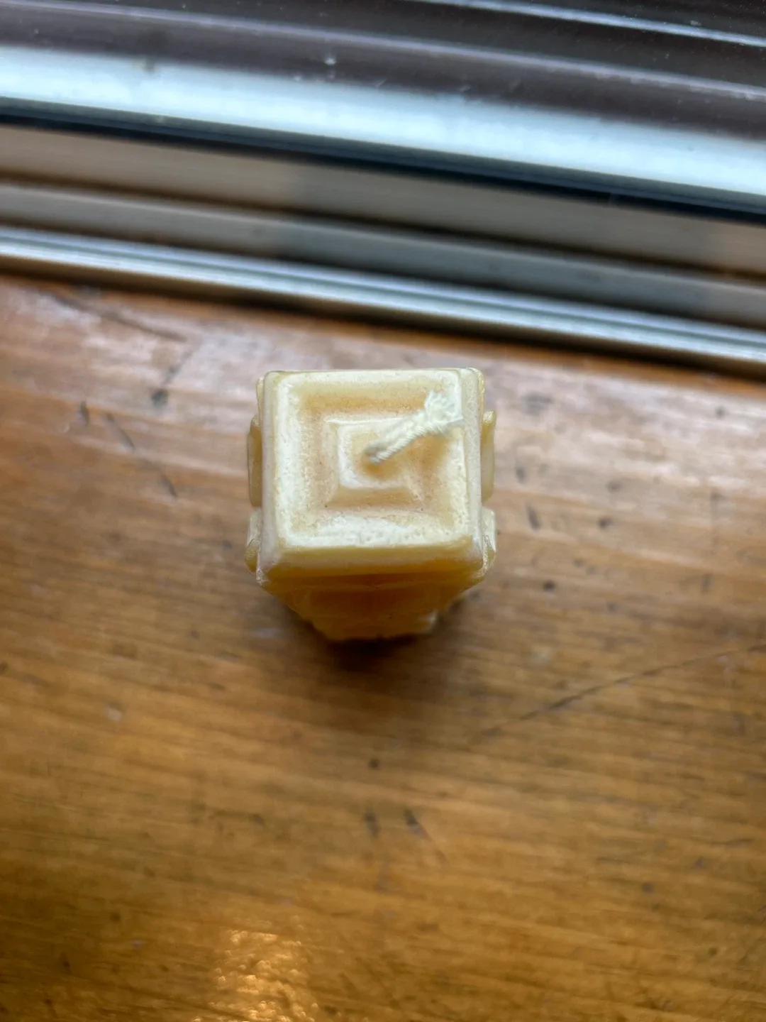 Carved Beeswax Candle – Vintage Floral Column Design image indicator(3)