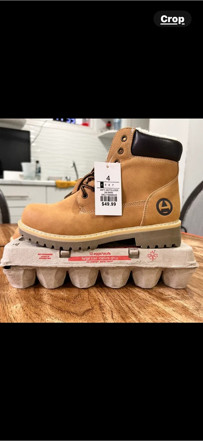 Amnesia Boots Size 4 - New with Tags! thumbnail