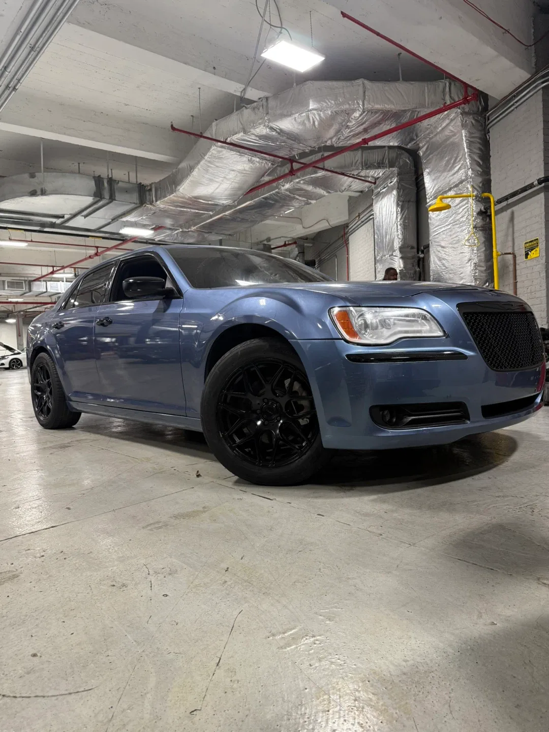 Chrysler 300c v8 hemi awd Sedan - Blue image indicator(4)