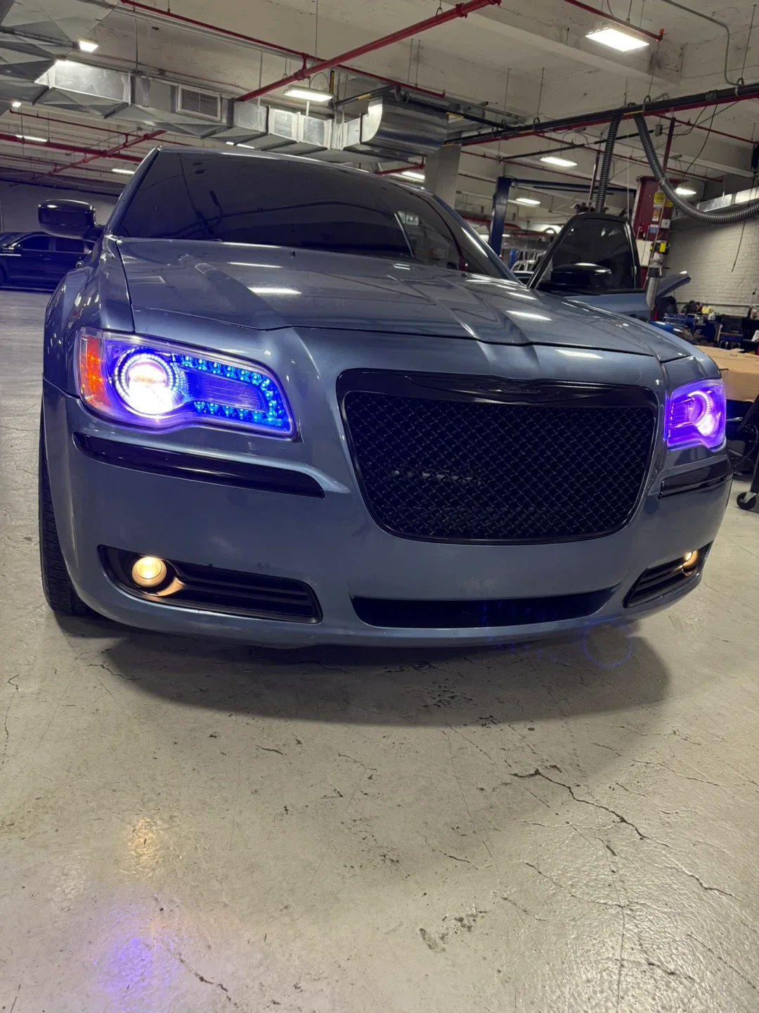 Chrysler 300c v8 hemi awd Sedan - Blue image indicator(2)