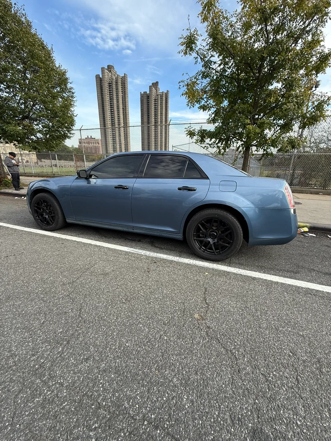 Chrysler 300c v8 hemi awd Sedan - Blue image indicator(8)