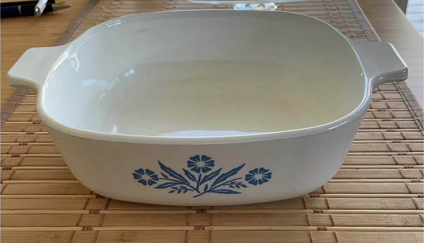 Vintage CorningWare Blue Cornflower Casserole Dish image indicator(4)