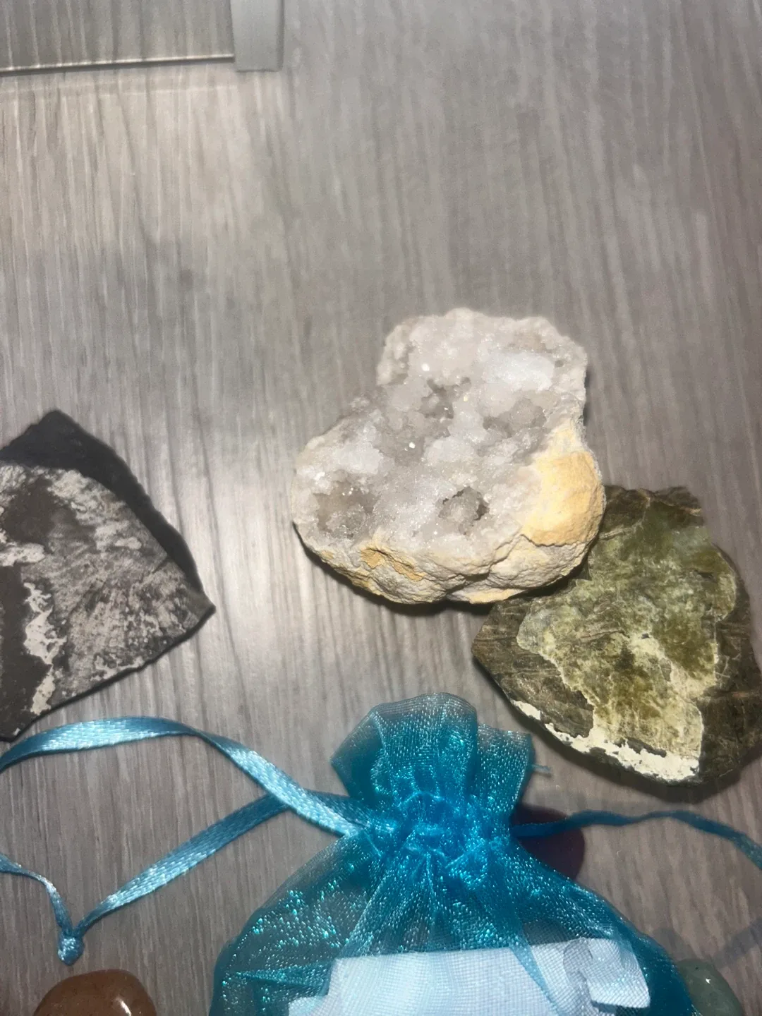 Assorted Gemstones & Crystals image indicator(4)