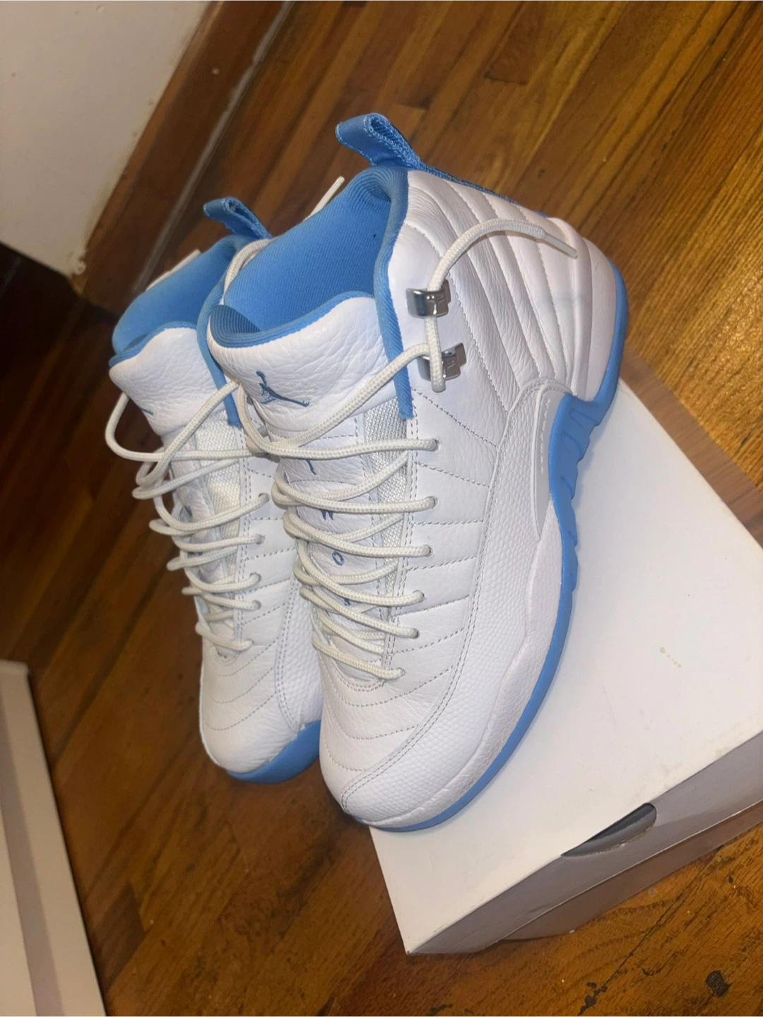 Jordan 12 Retro University Blue Size 7Y - photo 3