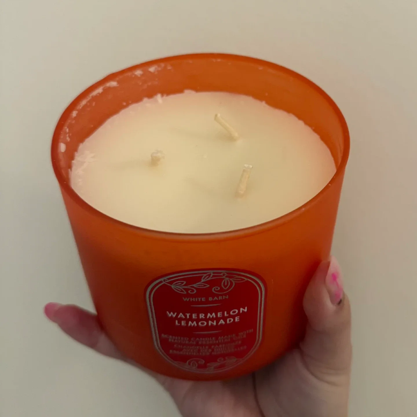 White Barn Watermelon Lemonade Bath & Body Works Candle image indicator(2)