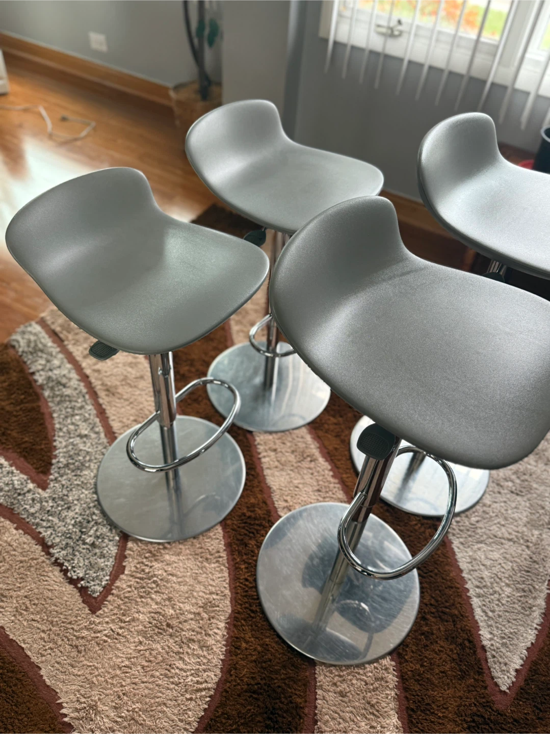 Set of 4 Gray Bar Stools - photo 2