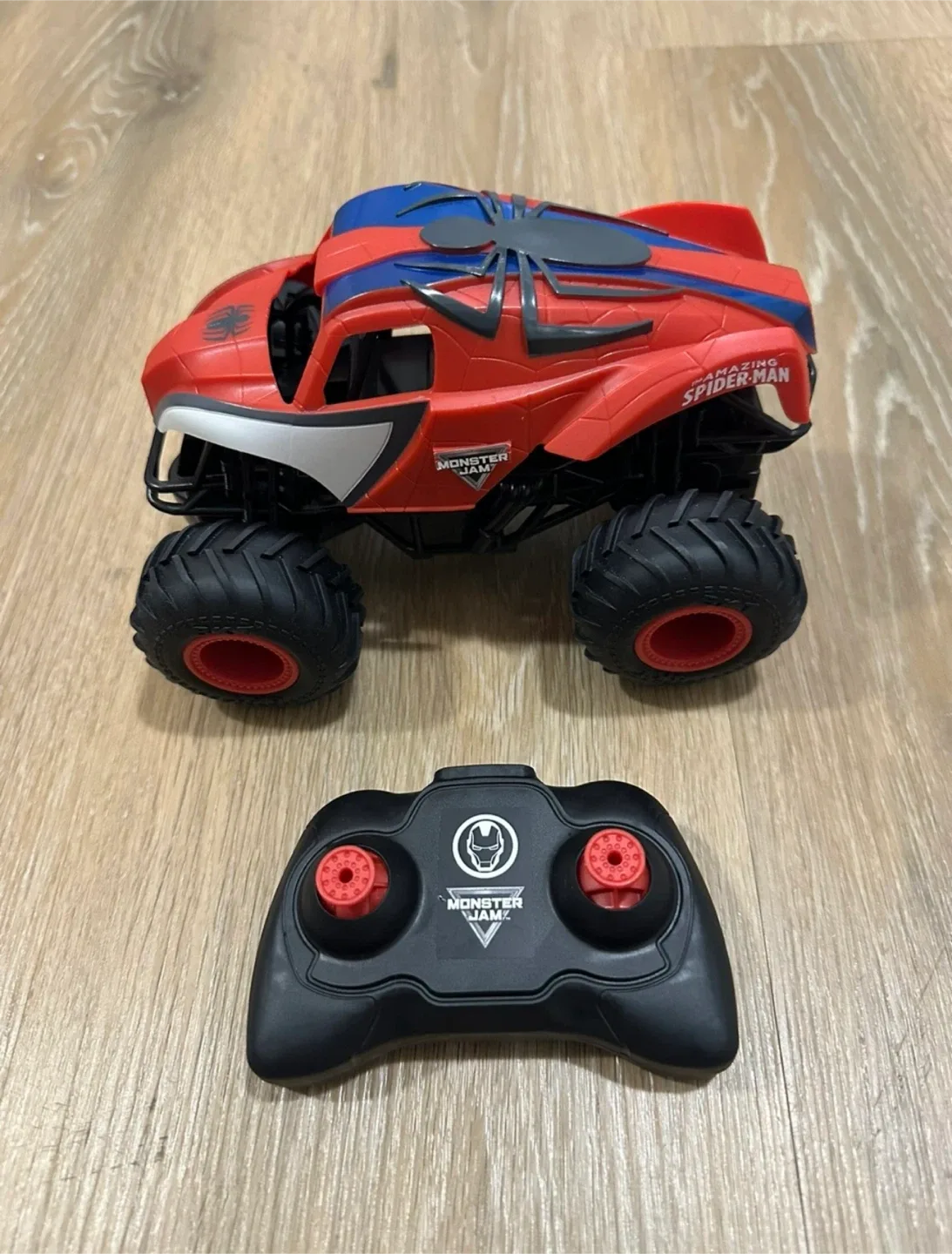 Spider-Man Monster Jam RC Remote Control Monster Truck image indicator(3)
