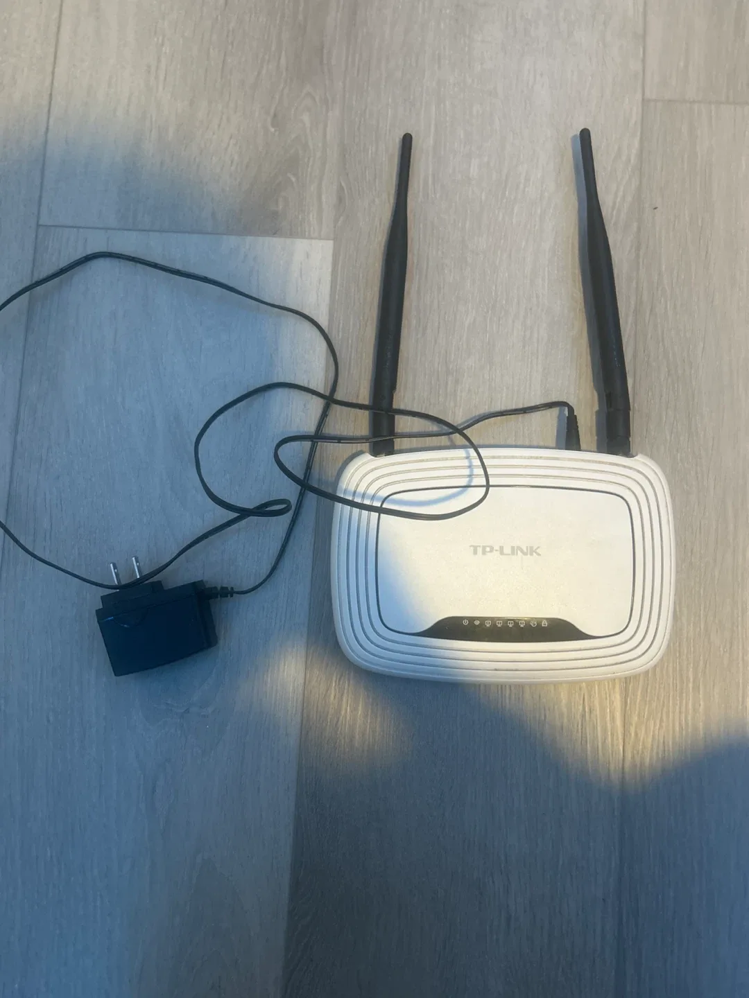 TP-Link WiFi Router thumbnail