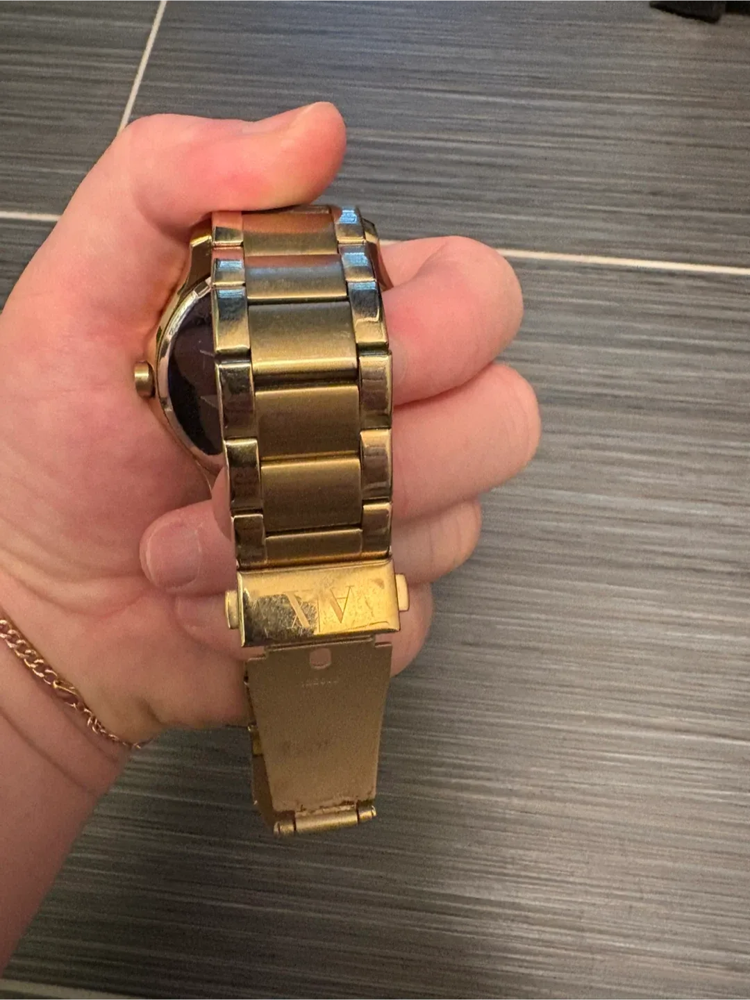 Armani Exchange Gold Watch image indicator(2)