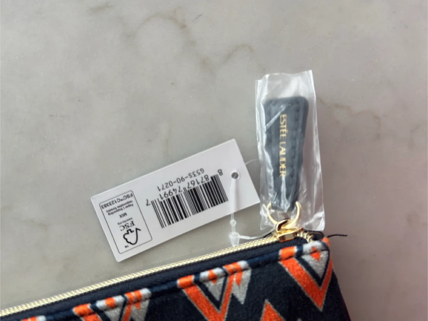 Estee Lauder Makeup Bag - New image indicator(2)